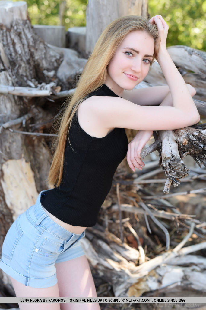 Blue Eyed Blonde Teen Takes Off Her Jean Shorts Outdoors At Brdteengal